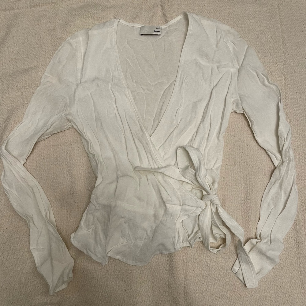 Aritzia - Wilfred white cross front blouse